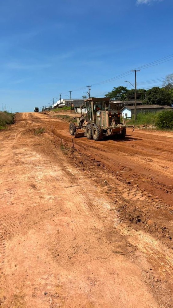 Jaru Exército retoma obras de construção das marginais no setor 08